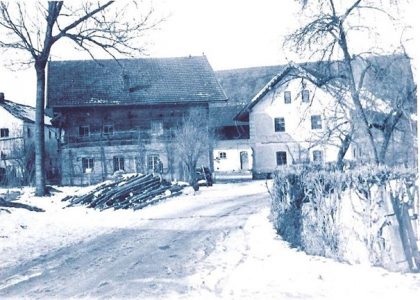Der Riedlhof Safferstetten um das Jahr 1930.