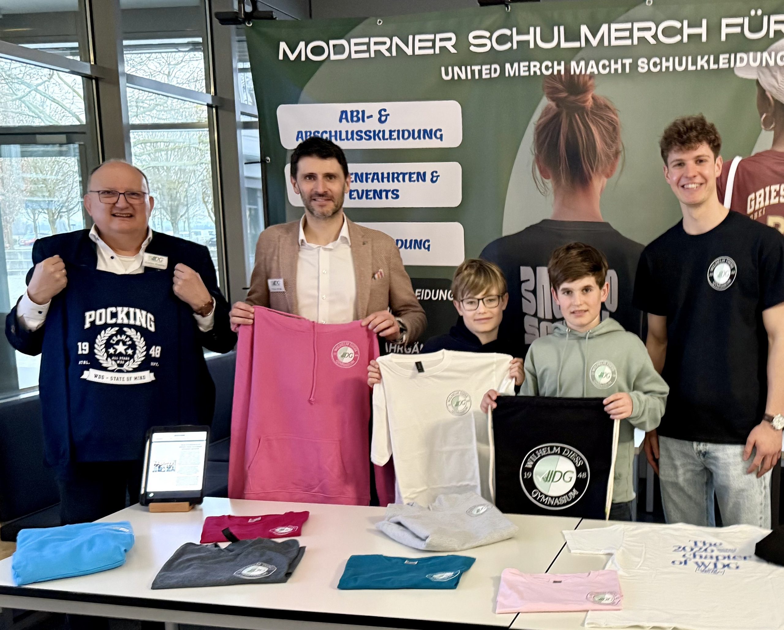 Die neue Schulkleidung des WDGs kommt gut an. Künftig kann sie über einen Online-Shop erworben werden