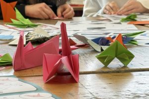 Einmal etwas durchatmen. Beim Basteln von Origami konnten sich viele entspannen Einmal etwas durchatmen. Beim Basteln von Origami konnten sich viele entspannen