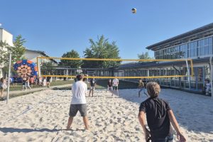 Beachvolleyball und Torwandschießen Beachvolleyball und Torwandschießen